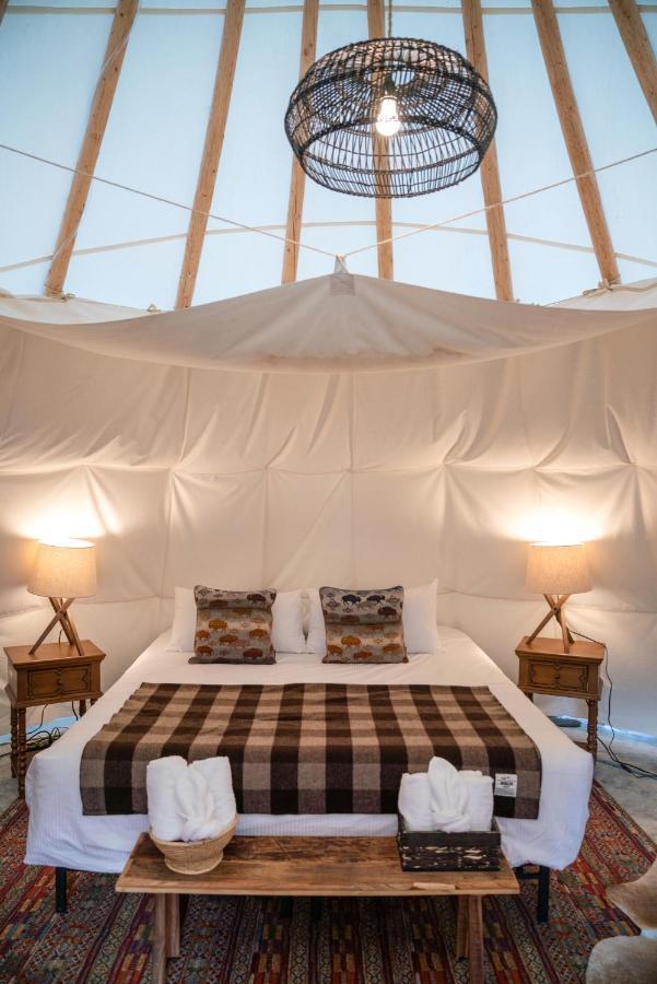 Dreamcatcher Tipi Hotel Gardiner Exterior photo
